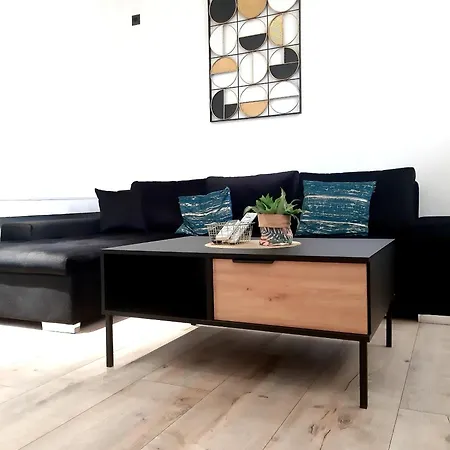 Via Apartment Split